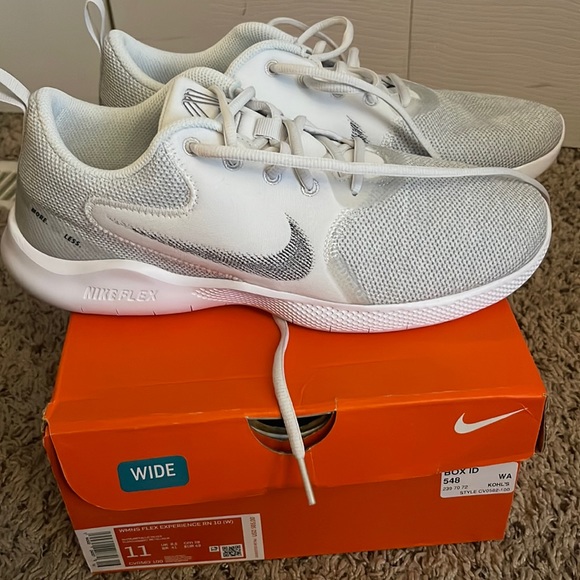 Nike Shoes - Womens 11 WIDE Nike shoes new in box